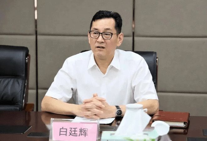 上海多个落马干部被“点名”详情披露！10名公职人员参与违规吃喝被查处(图3)